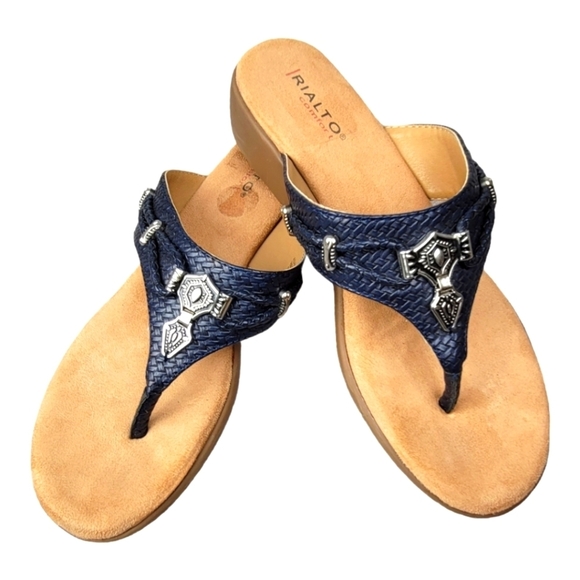 RIALTO Women's "BAILEE"‎ Flat Thong Sandal - Picture 1 of 7